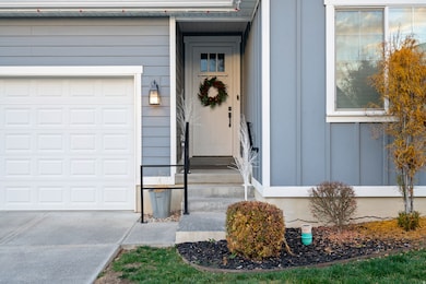 1379 E Petunia Ct, Layton, UT 84040 - photo 4