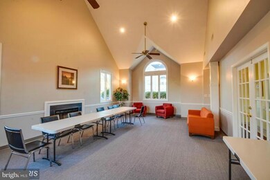 9220B Cardinal Forest Ln unit B, Lorton, VA 22079 - photo 6