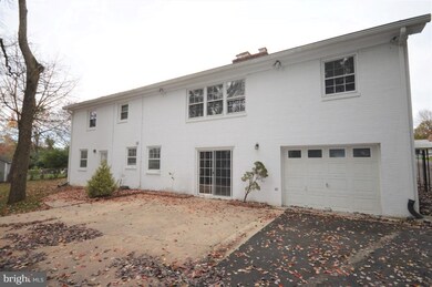 5937 Kimble Ct, Falls Church, VA 22041 - photo 2