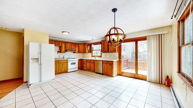 14 Leland St, Malden, MA 02148 - photo 5