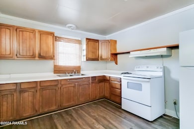 8-web-or-mls-106 Sylvia St-4