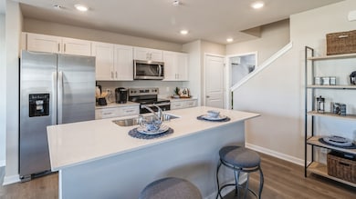 9443 Lovegrass Dr SW, Cedar Rapids, IA 52404 - photo 6