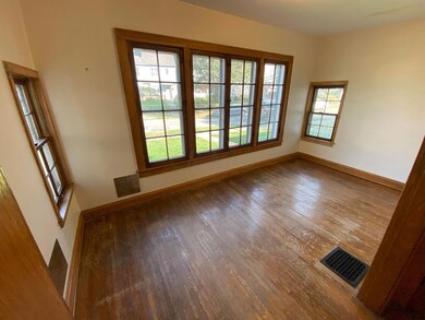 04-Sunroom