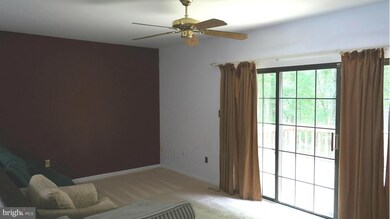 10211 Scarborough Commons Ct, Burke, VA 22015 - photo 5