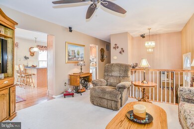 7715 Newington Forest Ave, Springfield, VA 22153 - photo 6