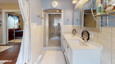 627-Castle-Way-Bathroom