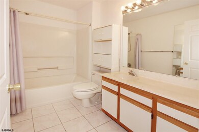 682 E Lake Front Cir, Galloway, NJ 08205 - photo 3