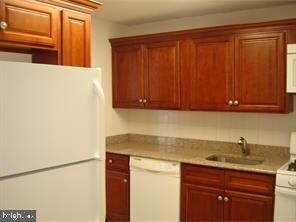Radnor House unit 1027, Bryn Mawr, PA 19010 - photo 5