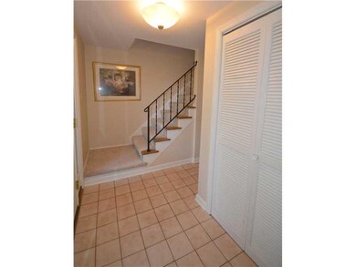 Entry/Foyer.