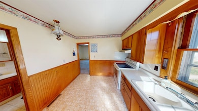 607 Taylor St, Ida Grove, IA 51445 - photo 3