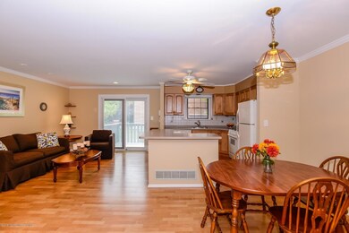 006_Living Room