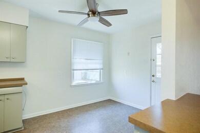 6906 E Mockingbird Ln, Dallas, TX 75214 - photo 7