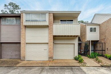 10133 Valley Forge Dr unit 36, Houston, TX 77042 - photo 2