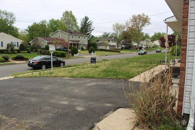 8 Kingsport Dr, Howell, NJ 07731 - photo 3