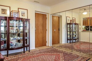 003-Foyer-2204791-large