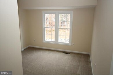 9452 Jenerio Ct, Lorton, VA 22079 - photo 7