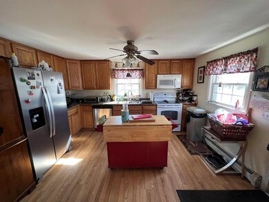 567 Daniel Webster Hwy, MerriMacK, NH 03054 - photo 5