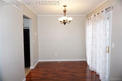 33647 Bayview Dr, New Baltimore, MI 48047 - photo 4