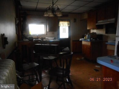 1348 W State St, Coal Township, PA 17866 - photo 6