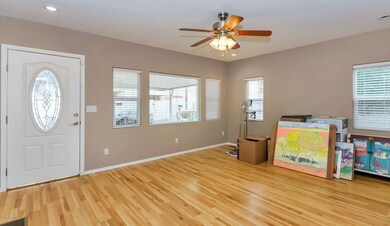 201 E Southern Ave-large-004-4-Main Livi