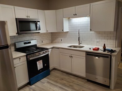 84 N Margin St unit 4, Boston, MA 02113 - photo 2