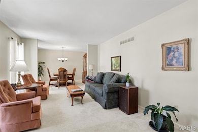 902 Rusticmanor Cir, Ballwin, MO 63011 - photo 5