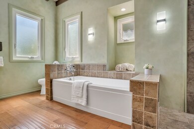 4631 Ensenada Dr, Woodland Hills, CA 91364 - photo 7