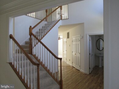 16451 Hayes Ln, Woodbridge, VA 22191 - photo 2
