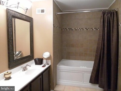 11188 Stagestone Way unit 10-5, Manassas, VA 20109 - photo 2