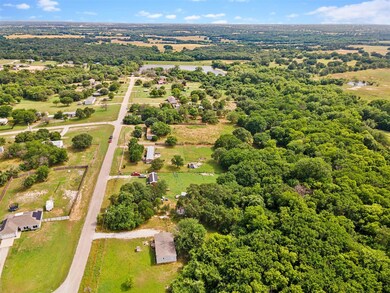 190 Valley Lake Ln, Springtown, TX 76082 - photo 6