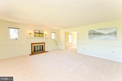 1625 Pondview Dr, Winchester, VA 22601 - photo 4