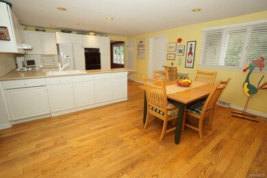 Bright & sunny eat-in kitchen!