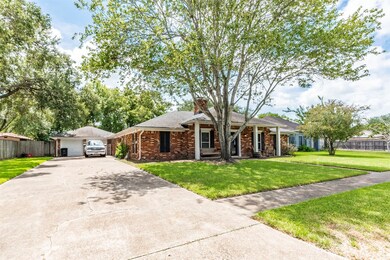 2327 Harwell Cir, Alvin, TX 77511 - photo 5