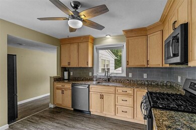 89 Carpenter St, Warwick, RI 02886 - photo 5