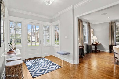 9 Knoll St Riverside CT 06878-small-005-