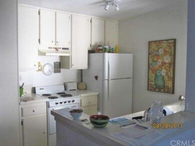 COMPACT BUT EFFICIENT KITCHEN