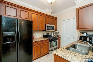 12 Hemlock Ln, Tenafly, NJ 07670 - photo 6