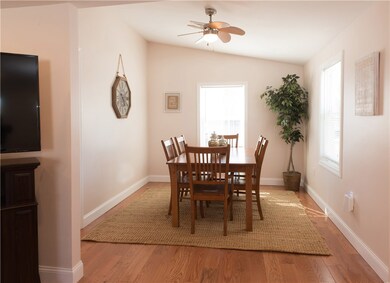 52 Wakefield Ave, Wakefield, RI 02879 - photo 5