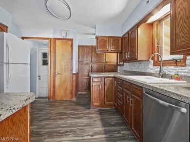 228 Creed St, Struthers, OH 44471 - photo 6