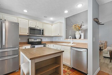 5703 River Walk Cir, Newburgh, IN 47630 - photo 4