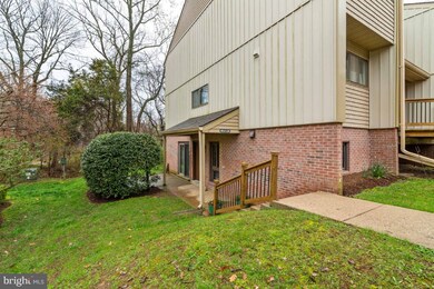 15289 Forest Grove Dr, Woodbridge, VA 22191 - photo 2
