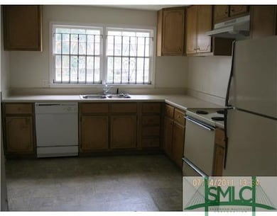 612 W 46th St, Savannah, GA 31405 - photo 2