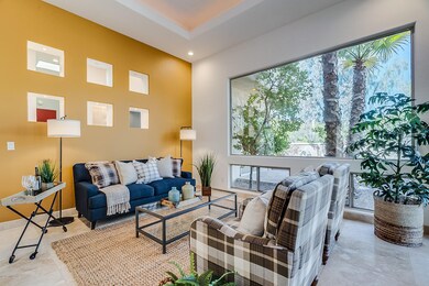 4881 Avenida De Castilla-Living Room