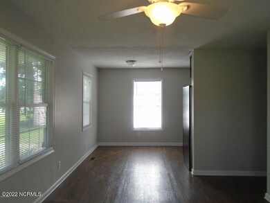 708 Country Club Rd, Jacksonville, NC 28546 - photo 3