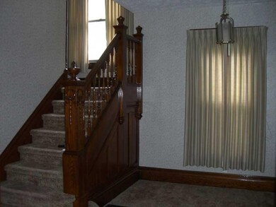 Entry/Foyer.