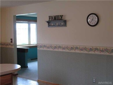 Kitchen. LARGE KITCHEN FOR THOSE BIG FAMILY GATHER
