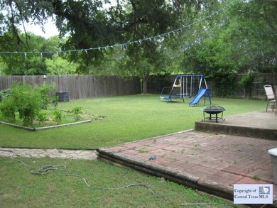 1910 Nevada St, San Marcos, TX 78666 - photo 2