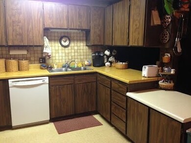 845 Us Highway 20, Basin, WY 82410 - photo 7