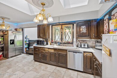 32-web-or-mls-614-mohawk-ave