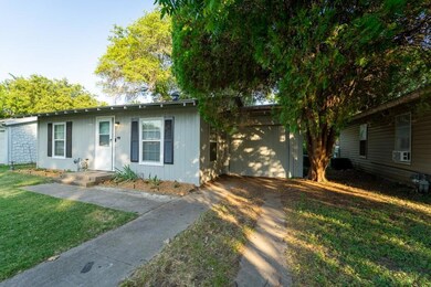 605 Euclid St, Cleburne, TX 76033 - photo 4